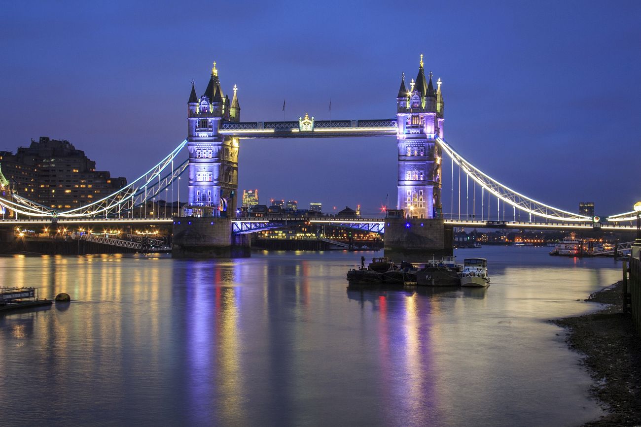 Free Tower Bridge at night